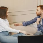 Как говорить с партнёром о тревоге, не превращая отношения в терапию